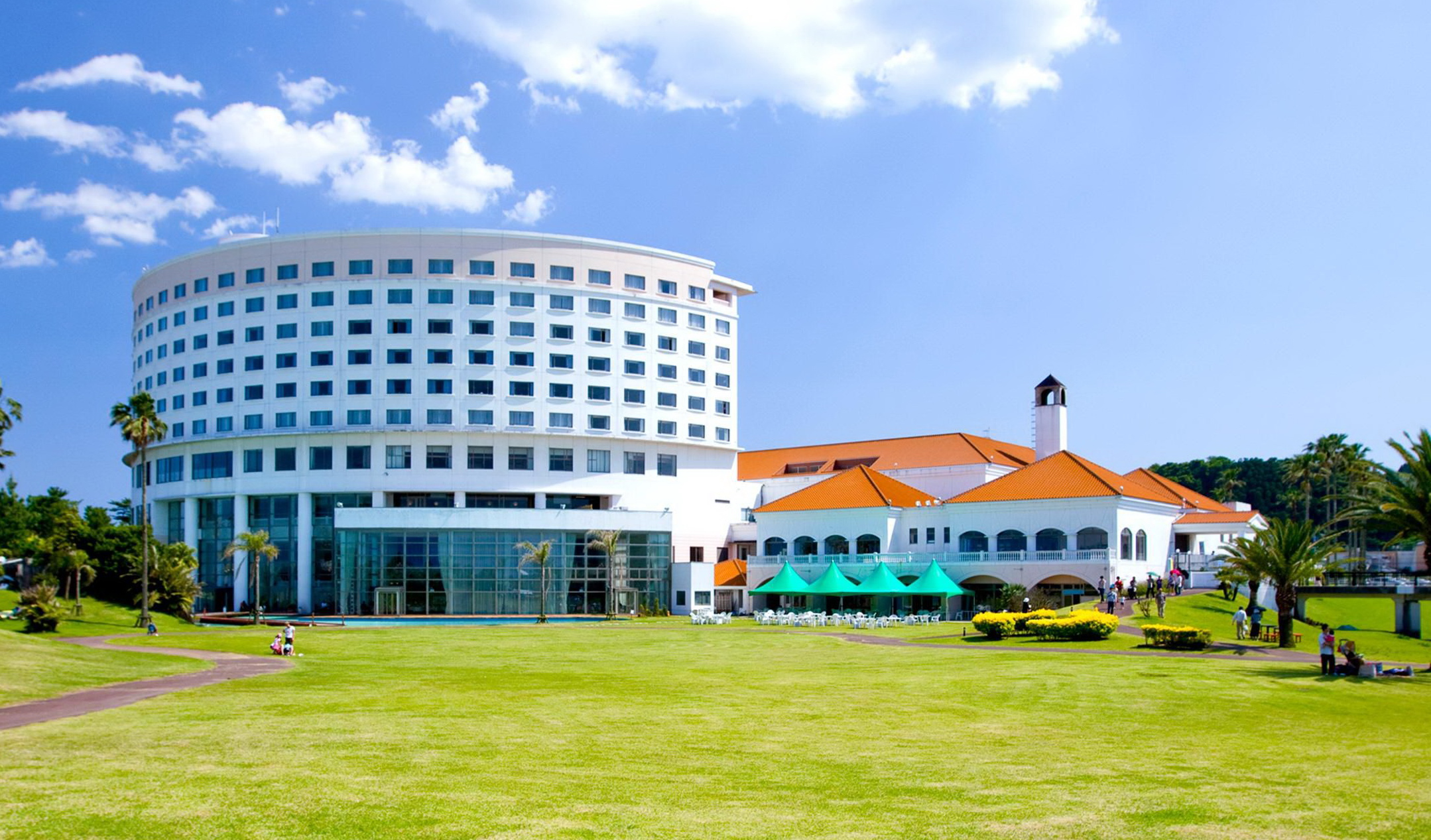 ANA Holiday Inn Resort Miyazaki exterior